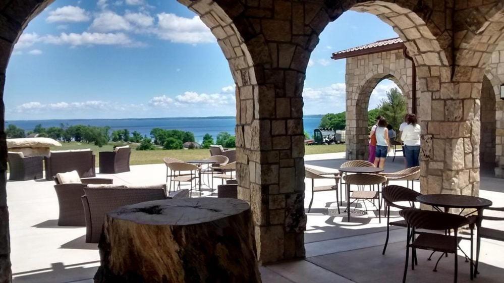 Grand Traverse Bay Lake View Condo 特拉弗斯城 外观 照片